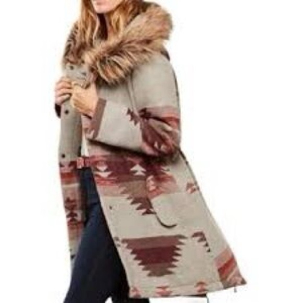 BB Dakota Women's Gray and Burgundy Patterned Teddy Jacket